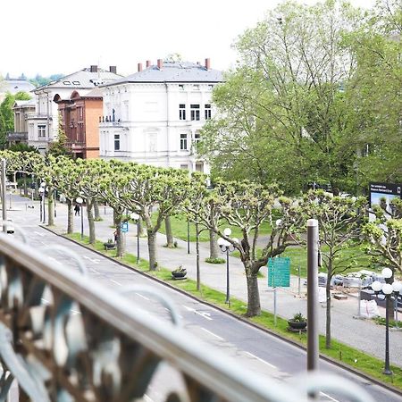 Palais Passy~Design Suite Mit Ausblick Im Zentrum Wiesbaden Extérieur photo