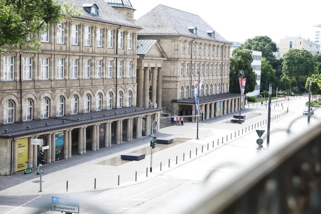 Palais Passy~Design Suite Mit Ausblick Im Zentrum Wiesbaden Extérieur photo